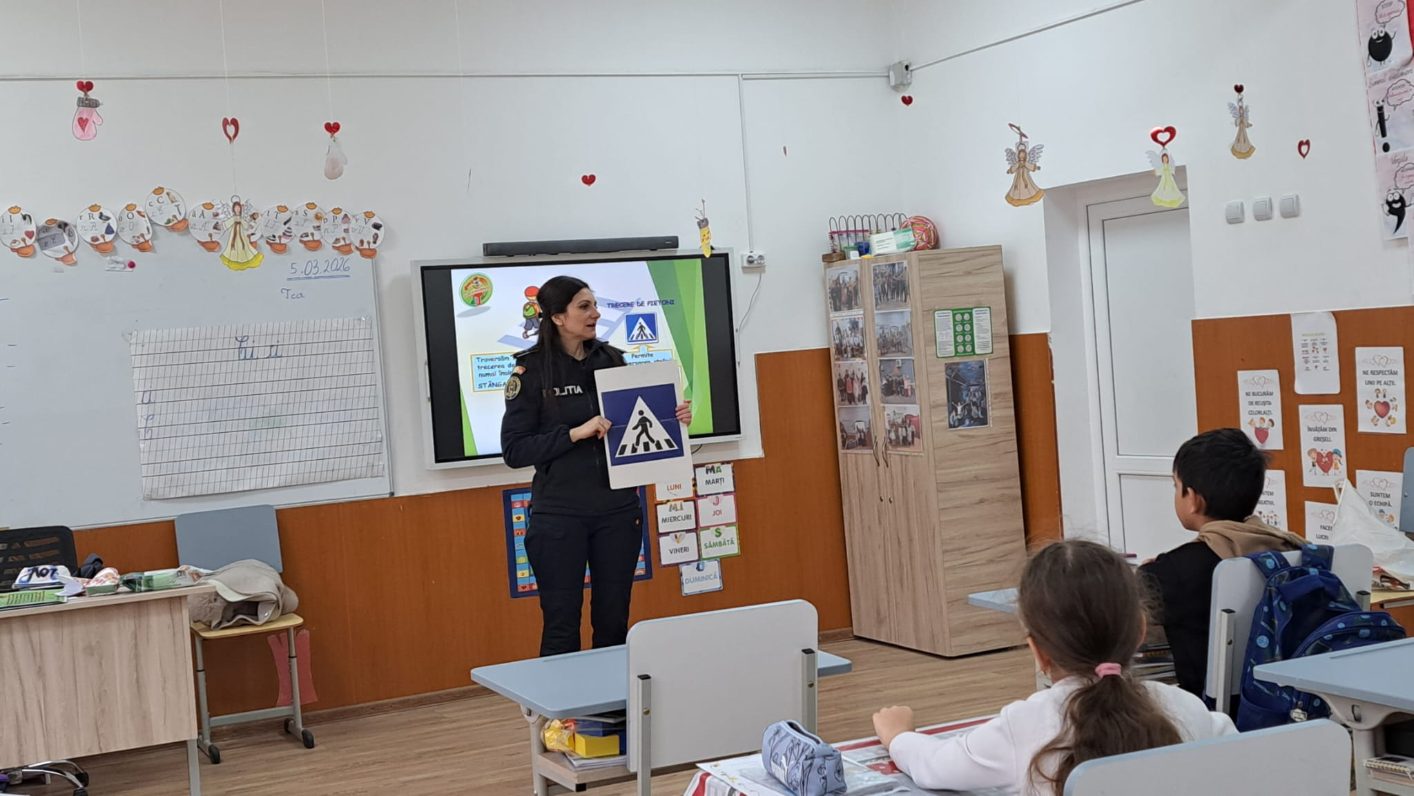 Peste 850 de elevi din Galați participă la activități de educație pentru siguranță