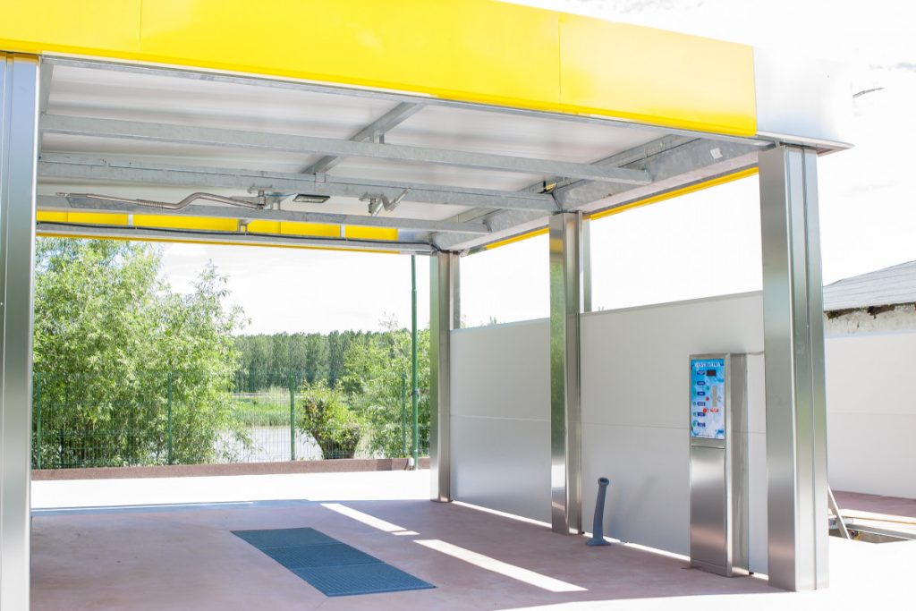 Bărbat din Târgu Jiu jefuit în spălătorie auto self wash