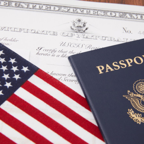 Costurile renunțării la cetățenia americană scad semnificativ din aprilie