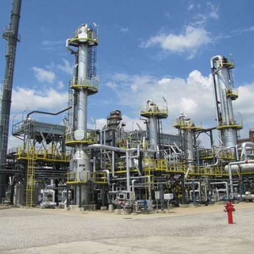 Petrobrazi reduce producția în plină criză a carburanților