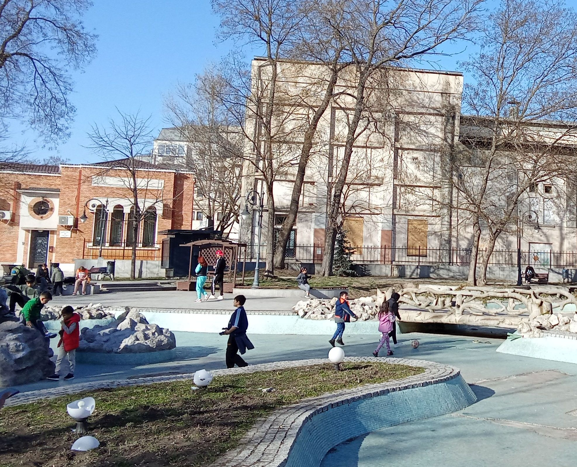 Transformarea fântânii din Parcul Mihai Eminescu în loc de joacă