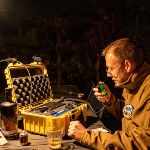 Semnal radio misterios în persană intrigă experții după bombardamente