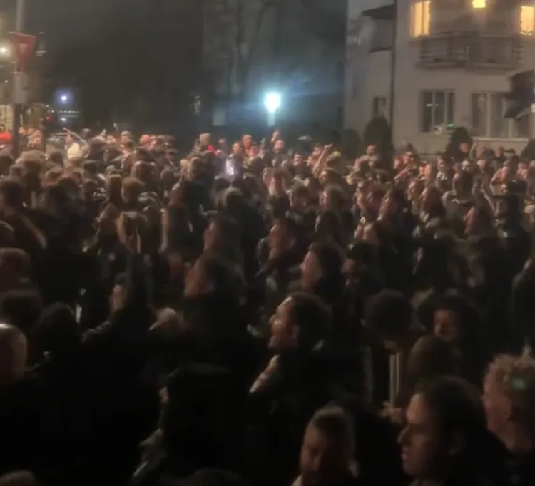 Suporterii Universității Cluj marchează derby-ul cu CFR printr-un marș în oraș