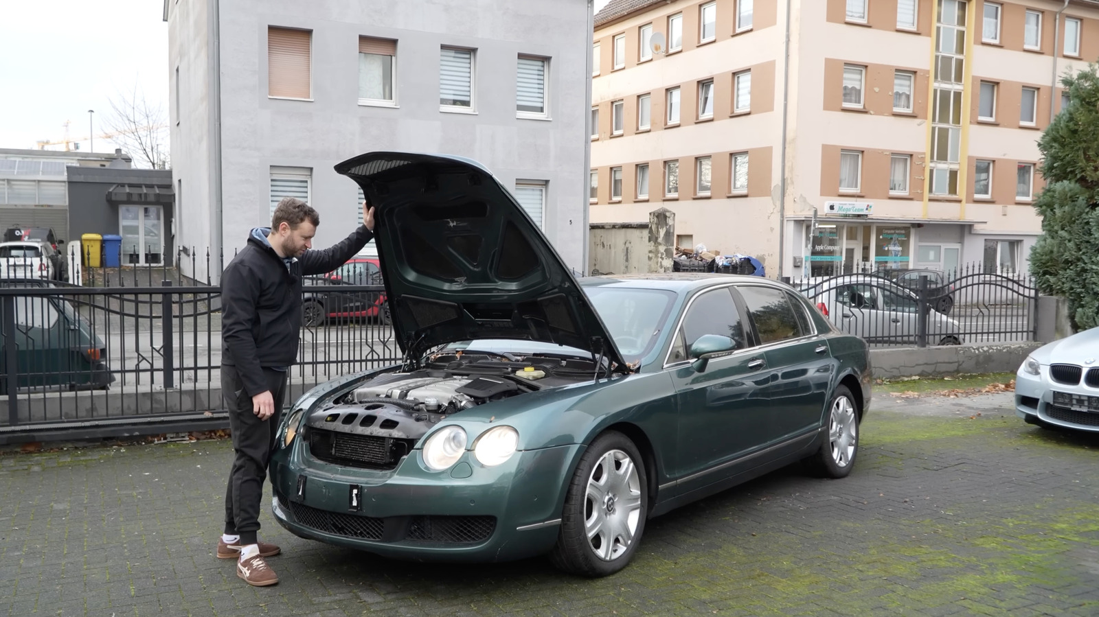 Saga ieftinului Bentley Flying Spur și puterea impresionantă a motorului W12 de la Volkswagen