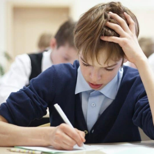 Simularea Evaluării Naționale 2026 continuă marți, cu proba la Matematică