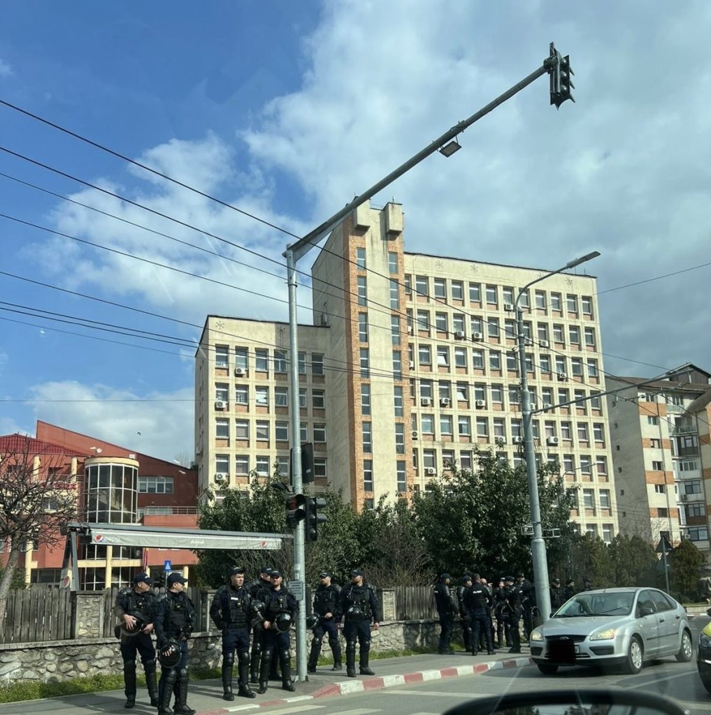 Tensiuni în Târgu Jiu înaintea protestului minerilor de la CE Oltenia