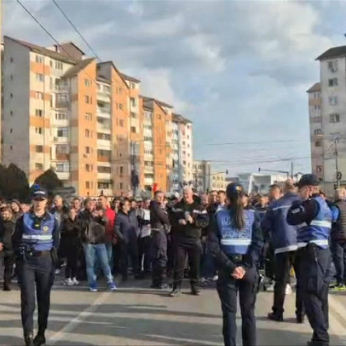 Angajații Complexului Energetic Oltenia continuă protestele la Târgu Jiu