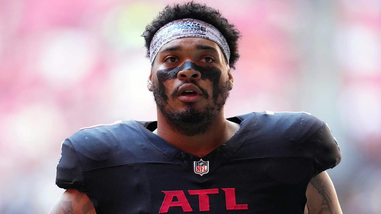 Elijah Wilkinson critică fosta echipă, Falcons: 'Baftă cu acel show de clovni'