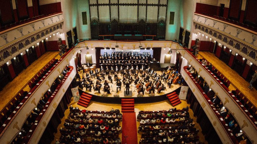 Diplomația culturală, o punte între națiuni, conform lui Emil Hurezeanu