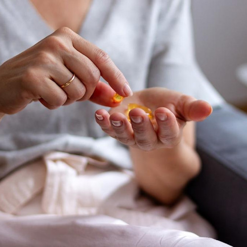 Un vitamin comun ar putea aduce alinare simptomelor COVID de lungă durată, sugerează un studiu