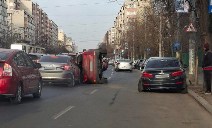 Accident rutier în Capitală: trei mașini implicate