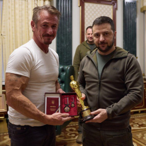 Sean Penn primește un Oscar simbolic în Ucraina pentru sprijinul său
