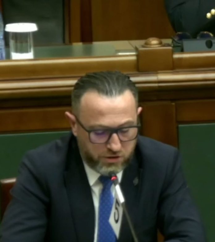 Senatorul Cătălin Graur anunță adoptarea unui proiect pentru gestionarea disconfortului olfactiv