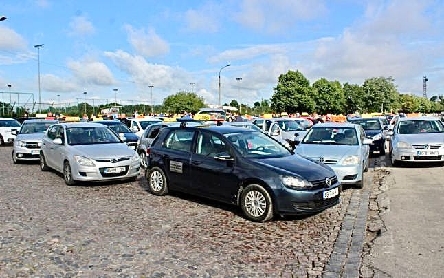 Proba practică pentru permis mutată în altă locație la Pitești