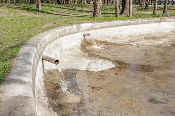 Primăria București începe umplerea lacului din Parcul Cișmigiu