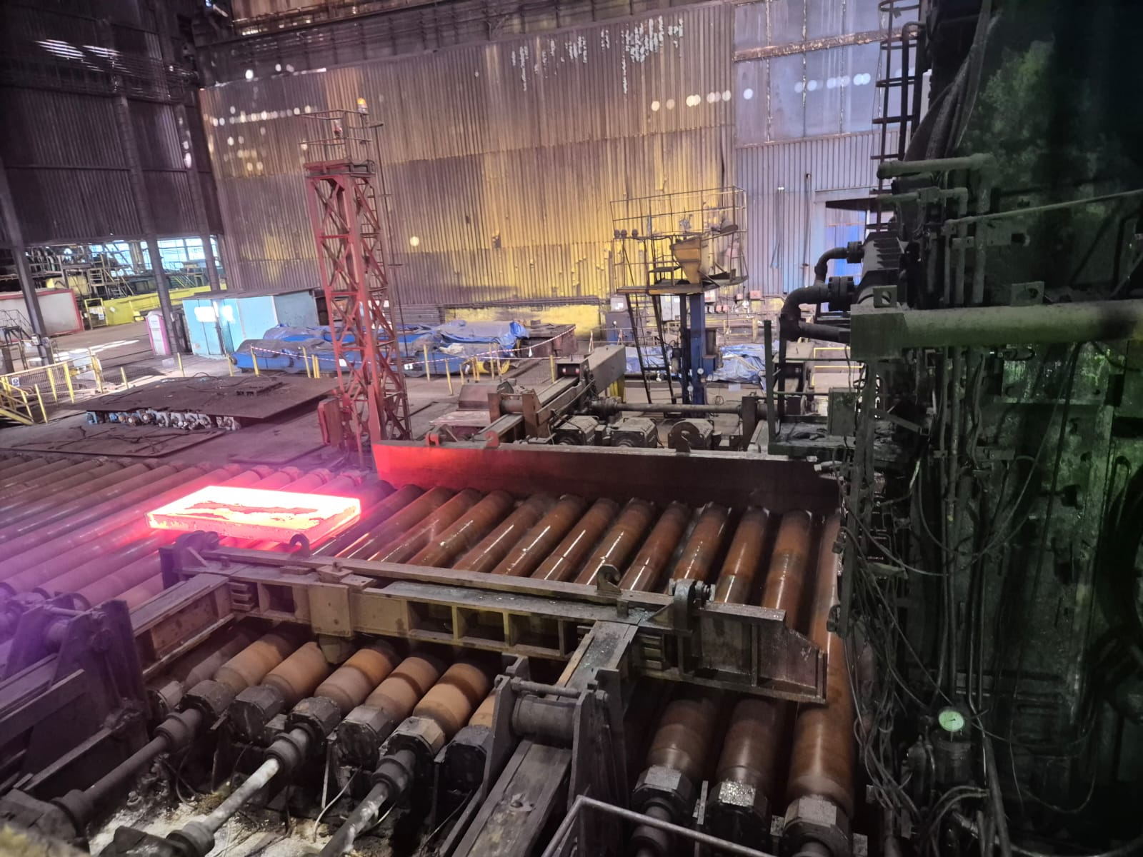 Liberty Galați se confruntă cu incertitudini privind repornirea laminoarelor