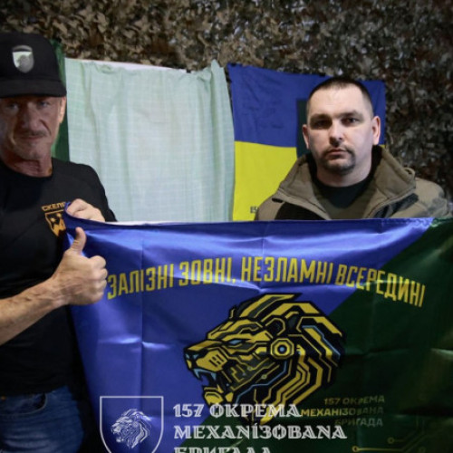 Sean Penn vizitează Ucraina și oferă sprijin soldaților din Donețk