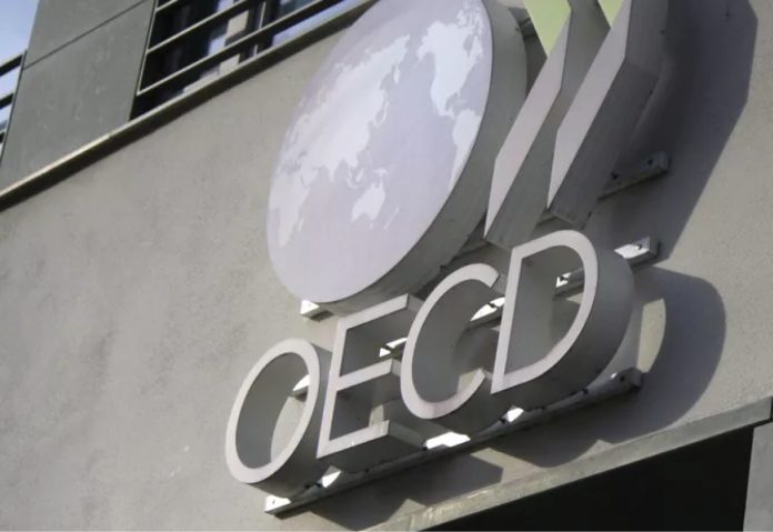 Economia României încetinește: impactul corecției bugetare devine vizibil