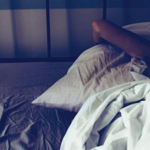 Somnul insuficient afectează sănătatea adulților și adolescenților