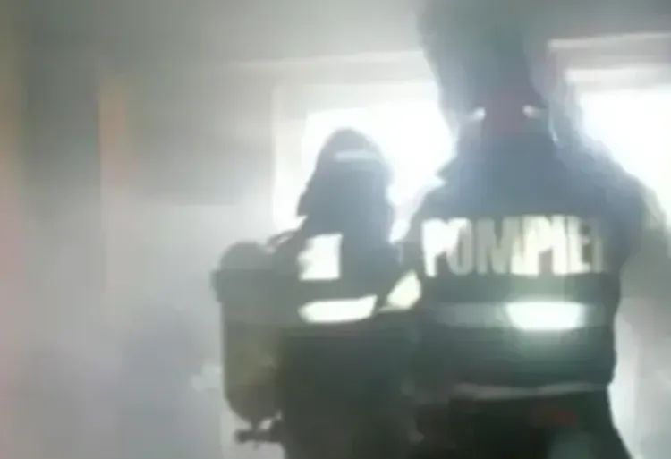 Incendiul din Urișor a fost stins de pompierii dejeni fără victime