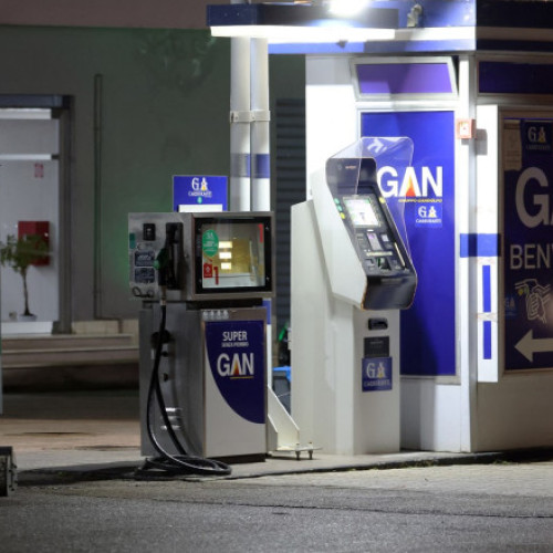 Guvernul italian reduce temporar accizele la combustibili pentru a susține cetățenii