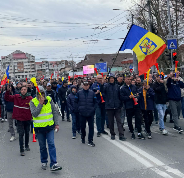 Tensiuni crescute la Complexul Energetic Oltenia din cauza angajaților pe perioadă determinată