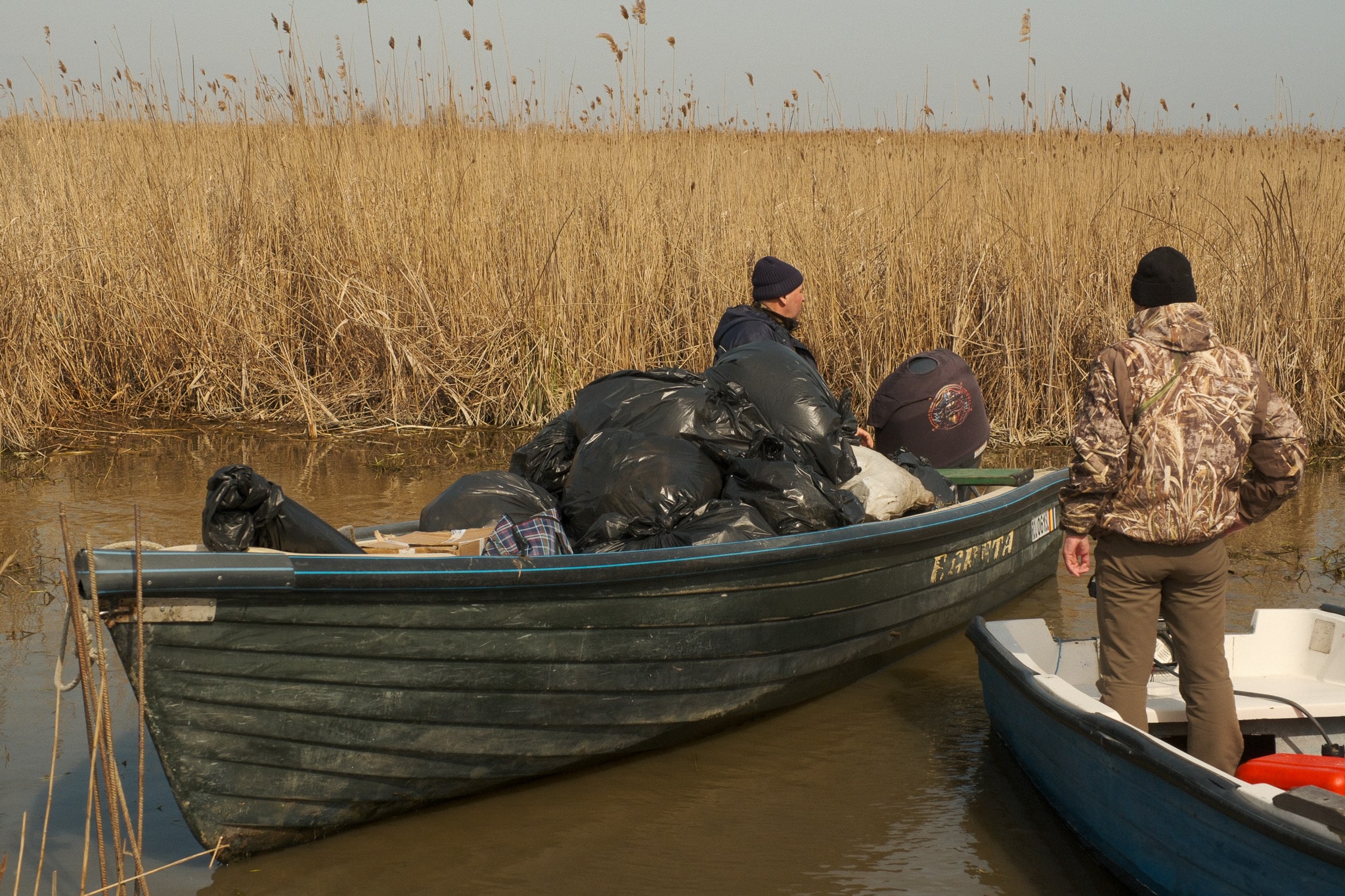 Acțiune de igienizare în zona Prospect – Sulina: O tonă de deșeuri colectată