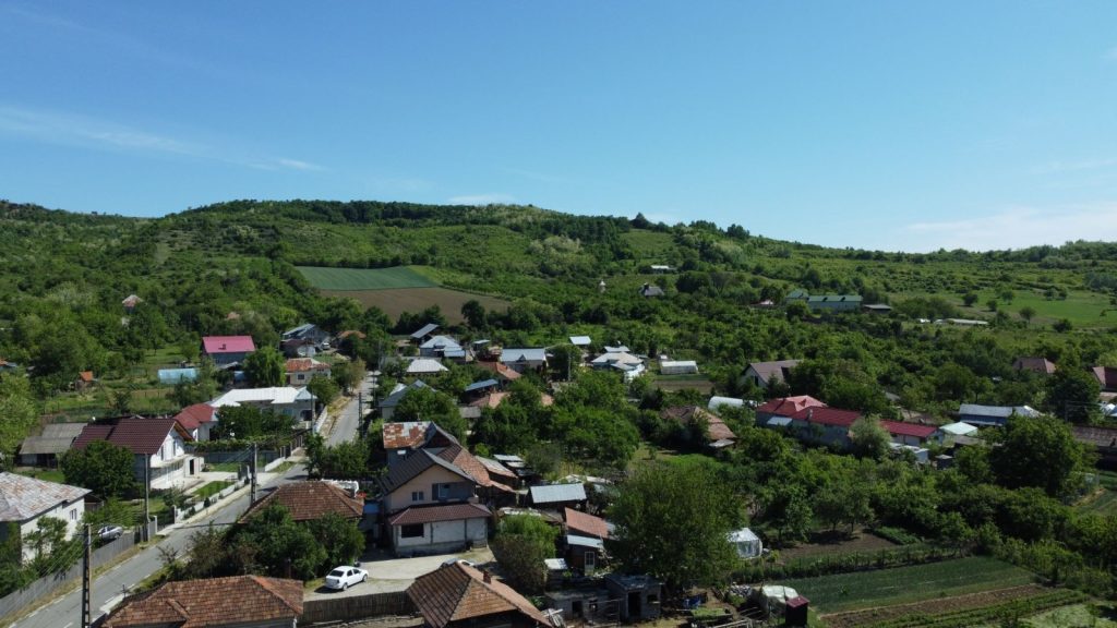 Călinești caută psihopedagog debutant pentru centrul de sprijin