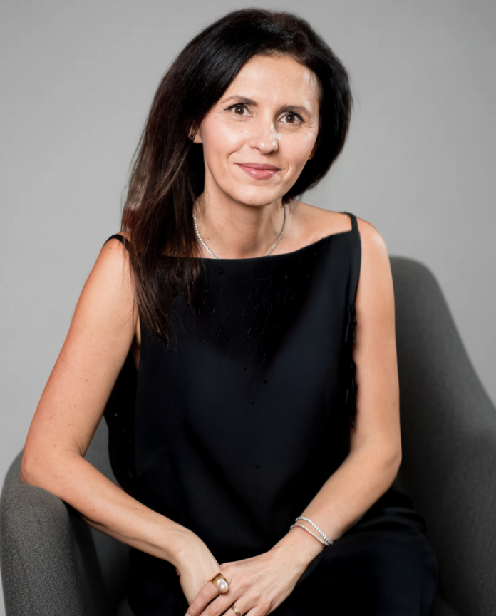 Interesul românilor pentru muncă în străinătate, în scădere continuă