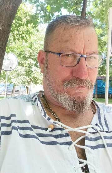 Dumitru Viorel Neagu lansează volumul de poezie „Șovăielnic”