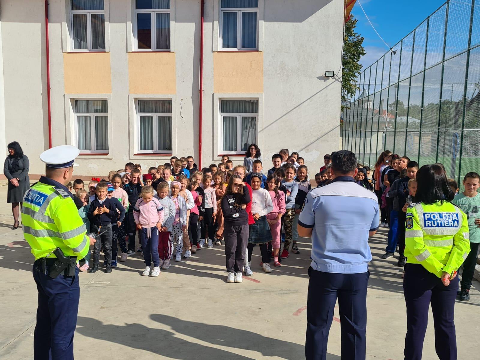 Acțiuni pentru creșterea siguranței în școlile din Dragomirești, Vaslui