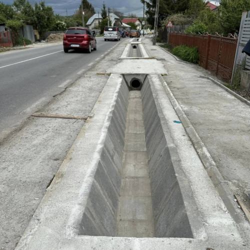 Răzvadul își dezvoltă infrastructura și curăță șanțurile