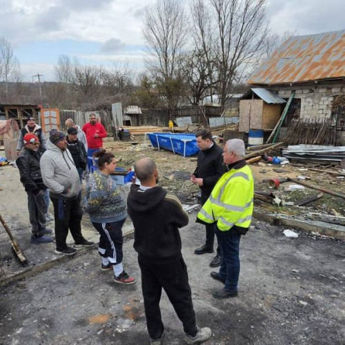 Autoritățile din Gura Ocniței sprijină familiile afectate de incendiu