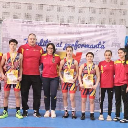 Sportivii de la Petrolul Ploiești strălucesc la Campionatul Național de Lupte U15