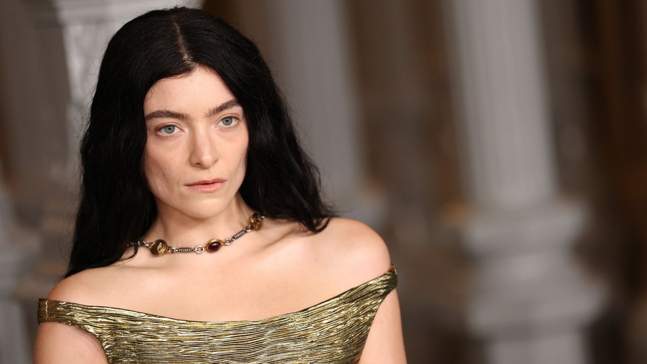 Lorde a părăsit Universal Music Group