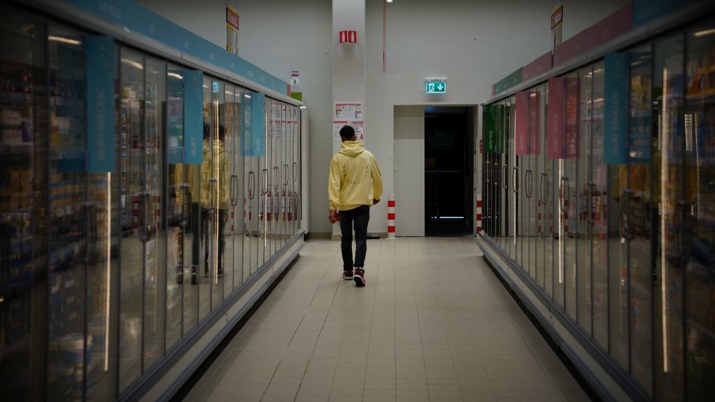 Bărbat din Bistra reținut după un furt din hipermarket în Alba Iulia