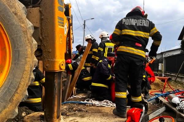 Tragedie în Bascov: un muncitor a murit după ce a fost surprins de un mal de pământ