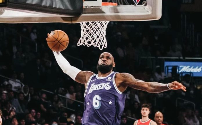 LeBron James atinge un nou record în NBA, egalându-l pe Robert Parish