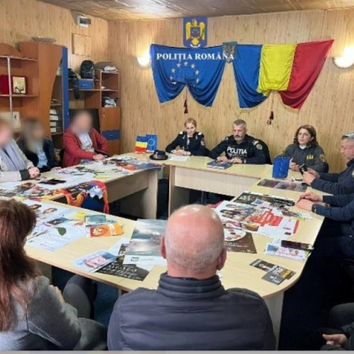 Polițiștii din Văleni organizează activitate de informare și prevenire a agresiunilor în familie