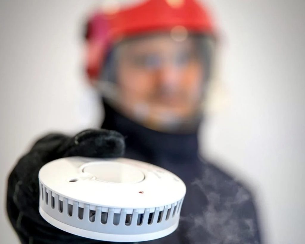 500 de locuințe din Argeș vor beneficia de detectoare care salvează vieți