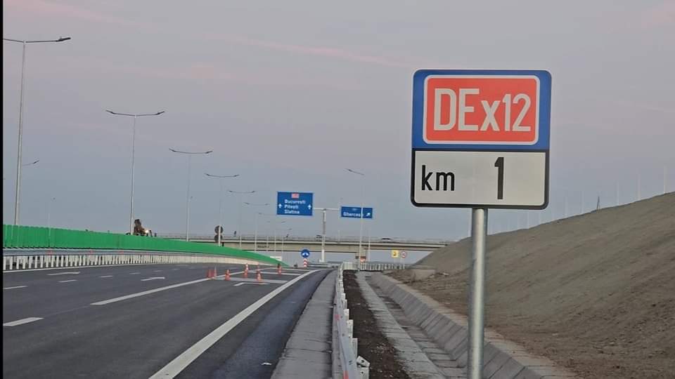 Accident rutier pe DEX 12, în județul Olt, cu două persoane rănite