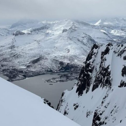 Traseele montane din Harghita rămân acoperite de gheață