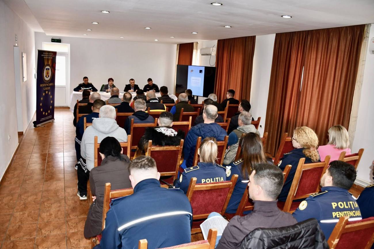 Campanie de informare la Penitenciarul Găești pentru respectarea drepturilor omului