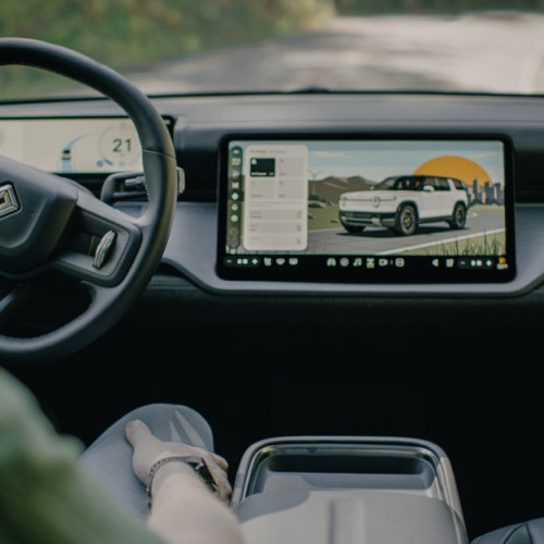 Uber va investi 1,25 miliarde de dolari în Rivian ca parte a unui nou acord de robotaxi