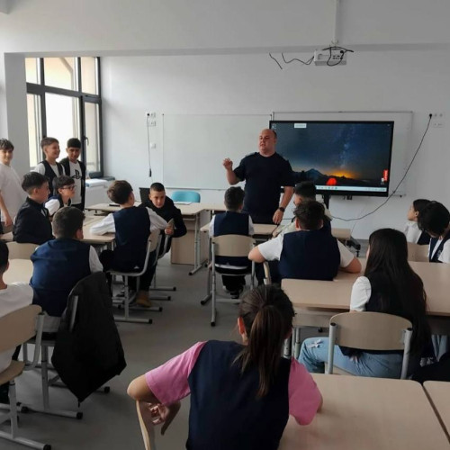 Activitate informativ-preventivă la Școala Gimnazială „Tudor Vladimirescu” din Târgoviște