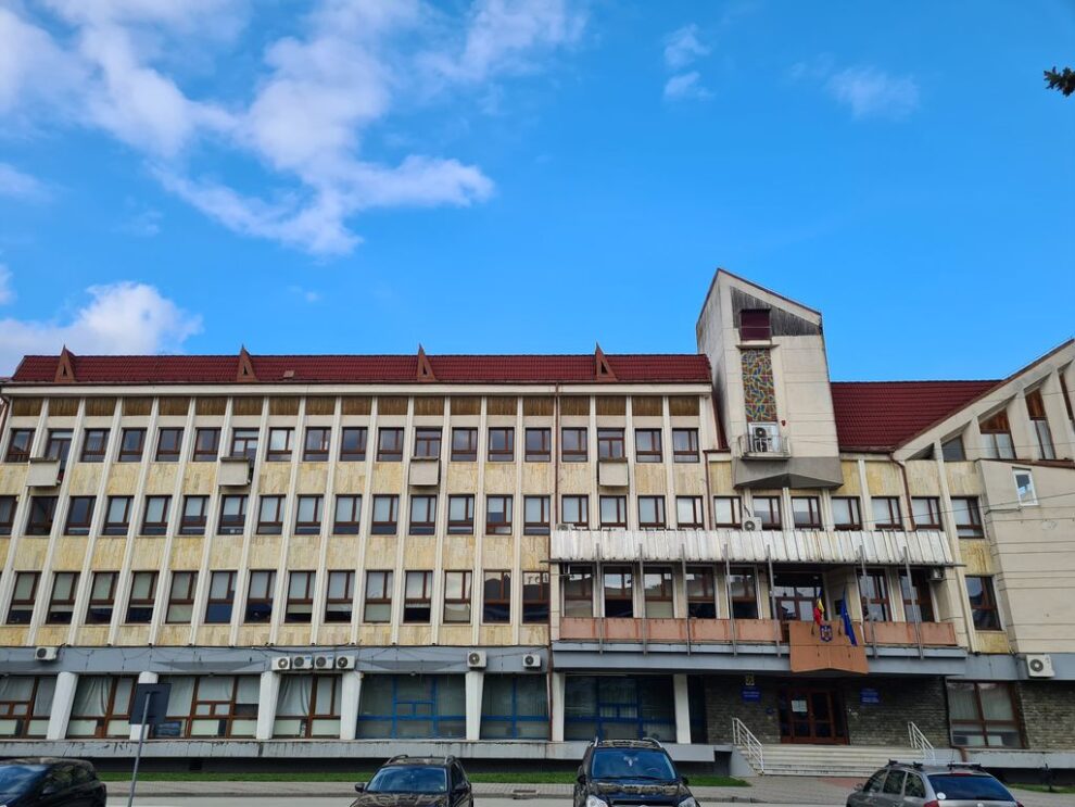 Bistrița reduce numărul de posturi la 495 în 2026