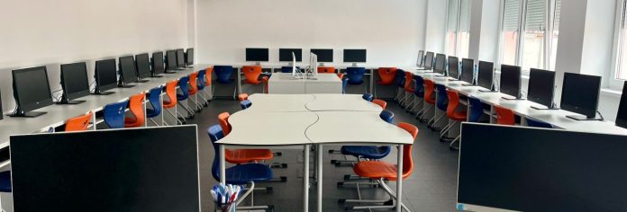 România excelează în robotică cu echipele de la Liceul Internațional de Informatică