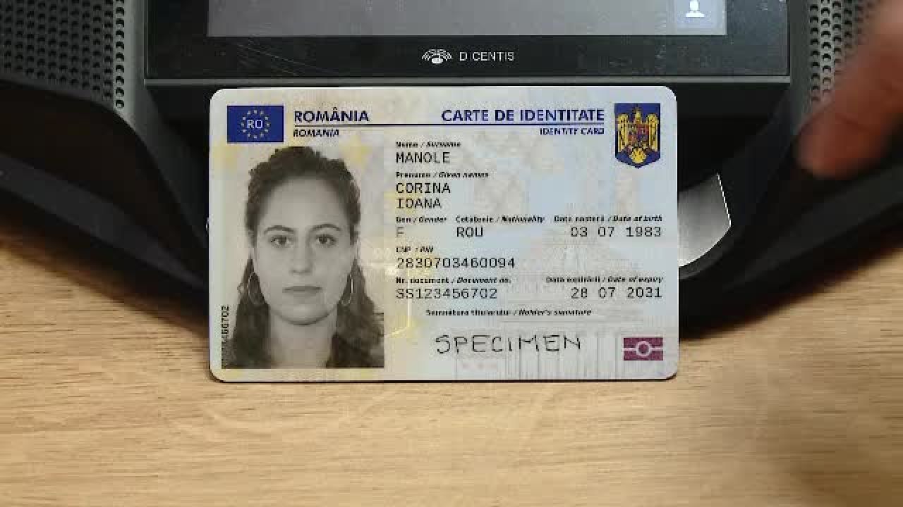 Românii pot semna documente PDF direct de pe telefon cu noua aplicație ROeID