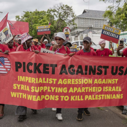 Mii de sud-africani protestează împotriva presiunilor americane la Johannesburg