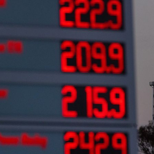 Global oil price stuck in triple digits. Goldman Sachs says it may stay there for years - CNN